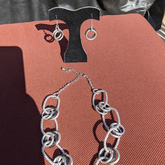 Circle Black and Silver Necklace with Matching Earrings - Picture 6 of 6